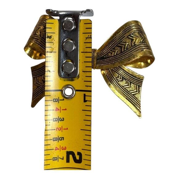 Vintage Gold-Tone Bow Brooch Pin Damascene Engraved Chevron Pattern Art Deco - Picture 3 of 4